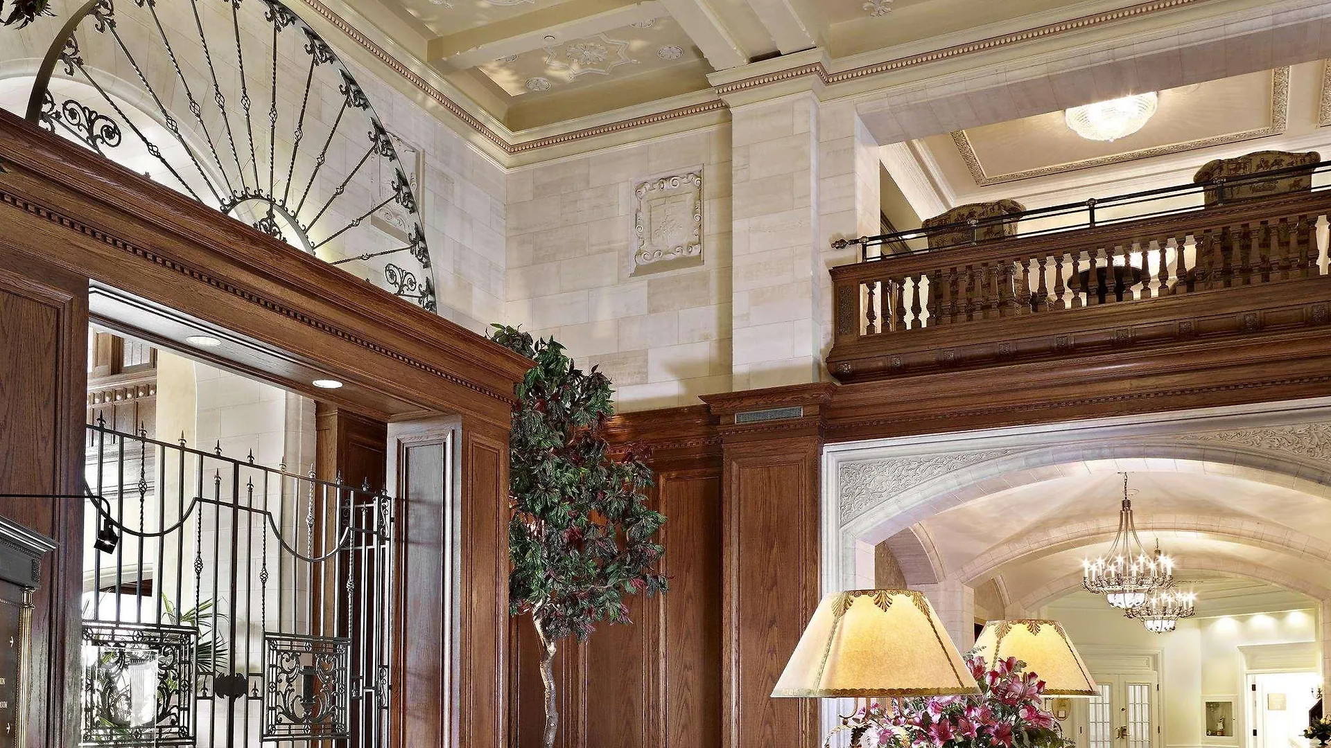 Fairmont Hotel Macdonald Edmonton 4*,