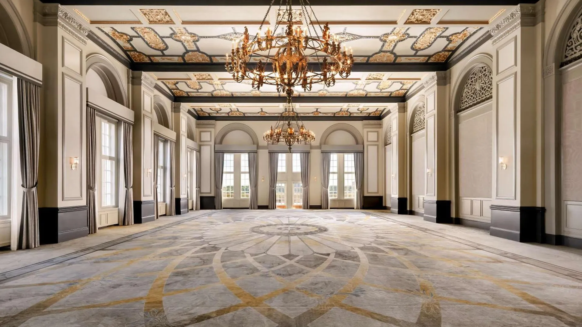 ****  Fairmont Hotel Macdonald Edmonton Canada