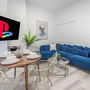  Apartment Luxurious 3bd In Heart Of Downtown Free Parking On-site 5 Min Walk To Bell Center Canada