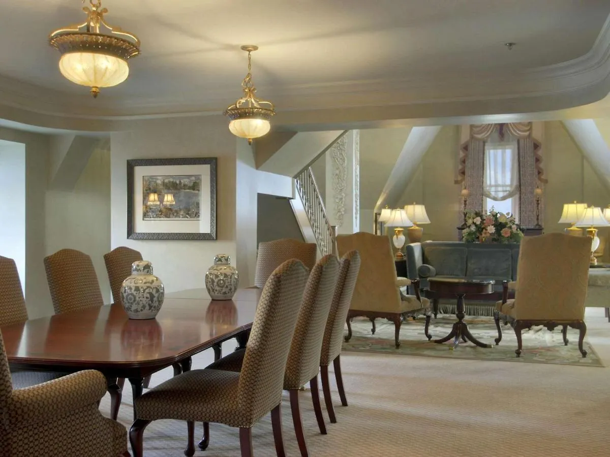אדמונטון Fairmont Hotel Macdonald