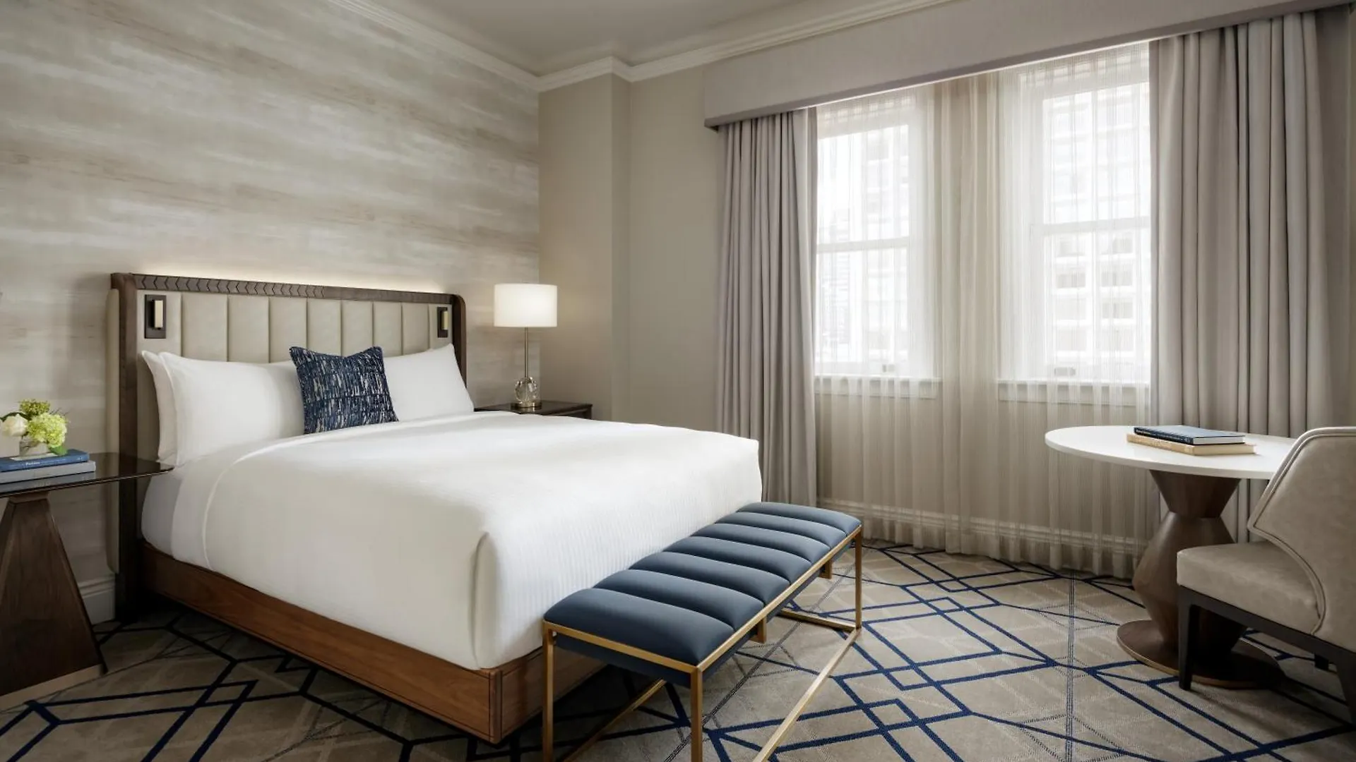 ****  אדמונטון Fairmont Hotel Macdonald קנדה